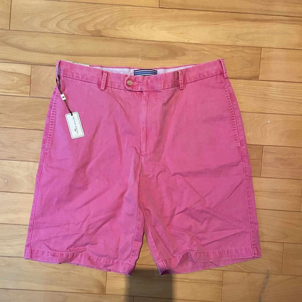 Peter Millar shorts. Size 33. NWT.